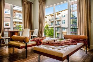 CREAM and Cocoa with Resort Pool, Laundry, Parking - 3