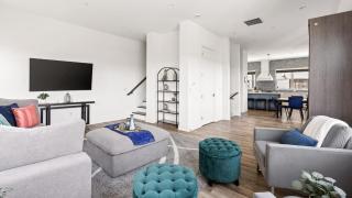 Spacious SoHo-Style Townhouse-Family Friendly - 2