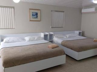 Puerta del Sol#6-Studio near airport with shared pool sleeps 4 - 9