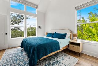 Casa Cinco, 3 Kings, Sleeps 12, Pool Near SoCo - 6