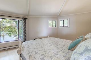 Sea Breeze Cottage - 1