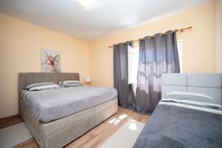 Apartments with parking space Biograd na Moru - 22475 - 1