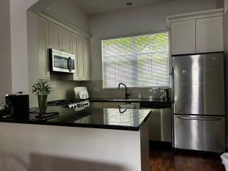 Modern Townhome Heart of Vancouver Metro Linked - 7