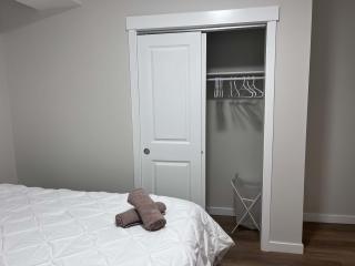 Cozy 2-bedroom basement suite with Separate Entry - 6