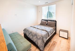 Modern Hollywood Loft Balcony Gated Parking Near DTLA - 3