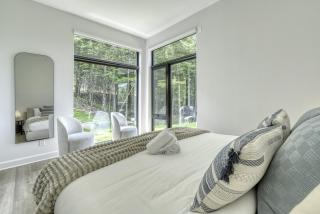 Ultra Luxurious Modern Oasis Private Spa Sauna - 5