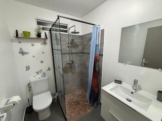 Joli Bas de Villa F3 climatisé avec Piscine - 3