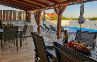 Stunning Home In Kutina With Sauna - 9