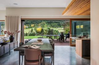 Waiora at 42- BBQ- Hot Tub- Free Parking-Fireplace - 8