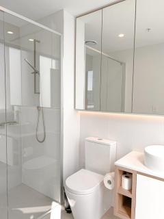 StayAU Elegant 3BR Penthouse with Stunning Views - 4