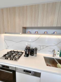 StayAU Elegant 3BR Penthouse with Stunning Views - 3