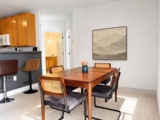 Third Ward Apt Near Summerfest with Gym and Balcony - Sleeps 4 - 2