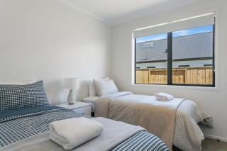 Quiet Modern Haven - 7