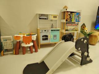 Maison Inn - Affordable Sleeps 6 to 13 near Tebrau AEON & Toppen - 9