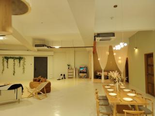 Maison Inn - Affordable Sleeps 6 to 13 near Tebrau AEON & Toppen - 3