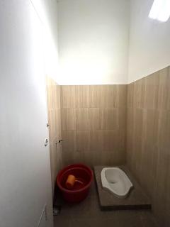Malni Living Guest House Syariah - 9