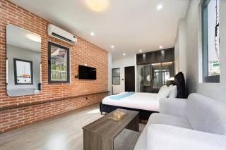 Minimalism Industrial Studio Room - Fox Home - 8