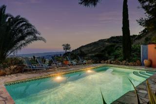 Award-Winning Villa On Málaga's Highest Mountain - 8