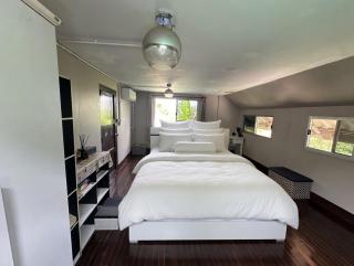 Spacious 70sqm Jungle Loft Peaceful Green Escape - 4