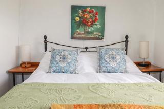 Longview Cottage - 1