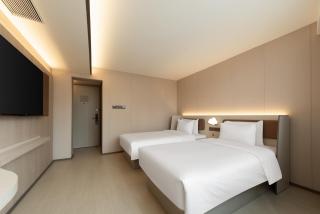 Hanting Qingdao Shandong Road Central Business District Hotel - 1