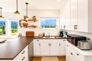 Berg Haus Home - 9