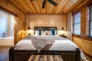 Luxury Cabin with Hot Tub & Game Room Retreat in Broken Bow, Oklahoma - 6