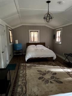 Quaint Cabin Getaway with Porch & Weekend Music in Voluntown, Connecticut - 4