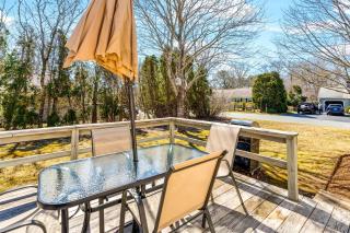 Charming Coastal Cottage with Spacious Patio in Yarmouth Port, Massachusetts - 6