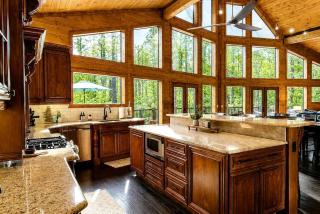 Luxury Trailside Cabin with Hot Tub near Glover River in Broken Bow, Oklahoma - 8