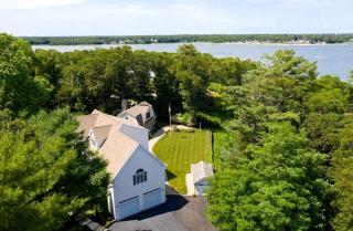 Charming Coastal Retreat with Fireplace & Kayaks in Bourne, Massachusetts - 3