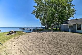 Cozy Lakeside Cabin with Dock & Fire Pit Access in Houghton Lake, Michigan - 5