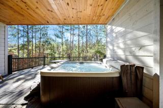 Cozy Cabin with Hot Tub & Fireplace in Broken Bow, Oklahoma - 6