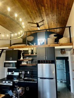 Serene Modern Hot Tub Cabin with Valley Views near Lake Tenkiller, Vian, Oklahoma - 3