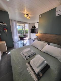 STUDIO A 30O M de la plage de Santa Giulia - 2