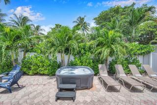 Steps from Beach Quaint Cottage Hot Tub Surf Key H0MES - 3
