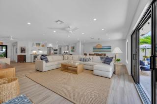 Coastal Style Haven Walk To Beach Heated Pool Tranquility Manatee Ranch Key RESlDENCES - 2