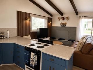 Crater Lake Themed Retreat in Eagle Point - 1