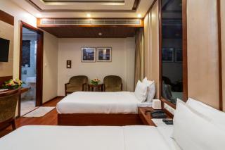 Grand FFOUR near Nehru Place, Delhi - 4