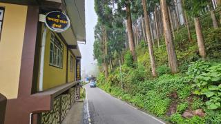 Darjeeling Lamahatta Homestay - 4