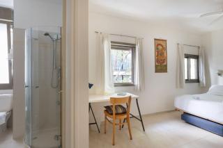 Cozy 3BR Apt w Big Windows 5 Min Walk From Beach - 2