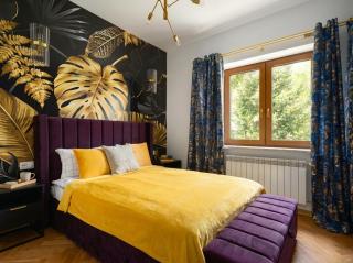 Golden Villa Saska Kępa Luxury Retreat with Garden & Design Interior - 5