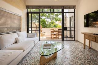 Rustic Charm 2BR Apt in Tel Aviv By Sea N Rent - 0