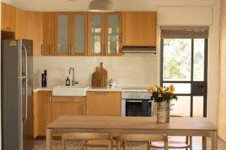 Rustic Charm 2BR Apt in Tel Aviv By Sea N Rent - 5