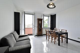 GuestHost - Bright & Comfy Apartment - 0