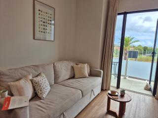 Sunset Breeze - Bright & Cozy Apartment in Tamarin - 2