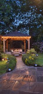 3 beds Luxury Family Home with Self-Check in & Direct Train to London - 9