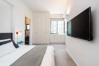 Stylish Apartment with Cozy Vibes - 6