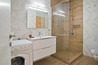 The Salty Stay 1BR Apartment - 6