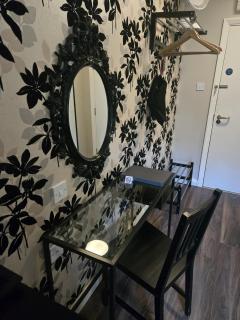 Rooms by the Oak - 2